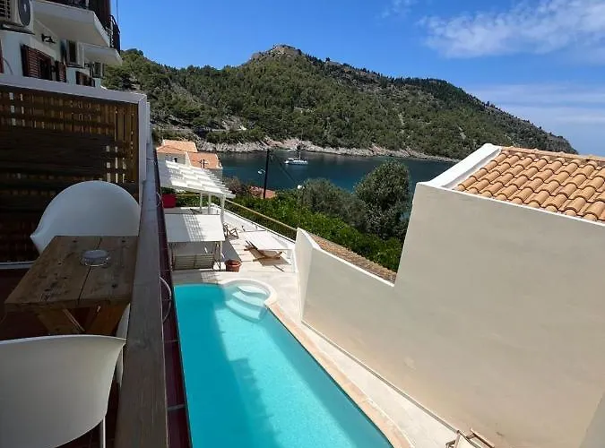 Vassilis Retreat Асос