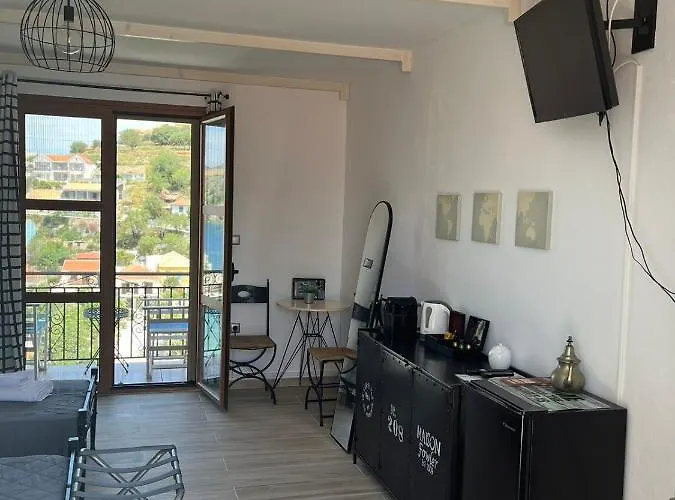 Vassilis Retreat Асос