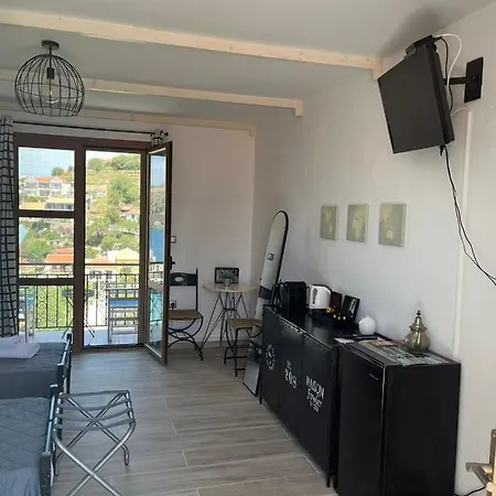 Vassilis Retreat アソス