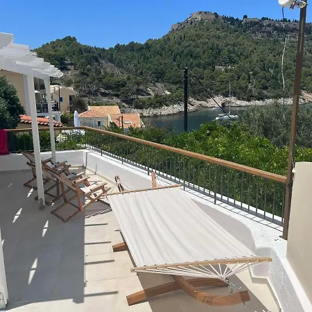 Vassilis Retreat 3*