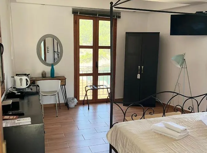 Vassilis Retreat