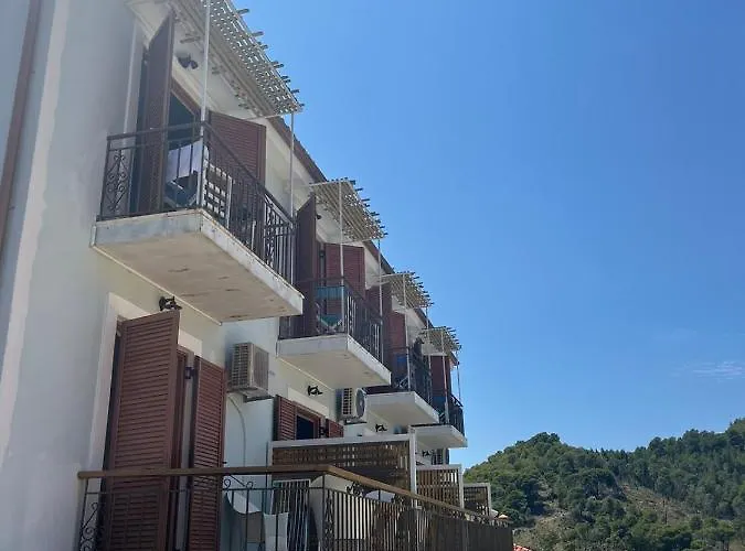 Vassilis Retreat 3*