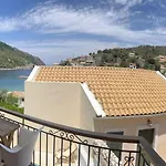 Vassilis Retreat 3* Asos