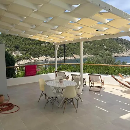 게스트하우스 Vassilis Retreat 3*