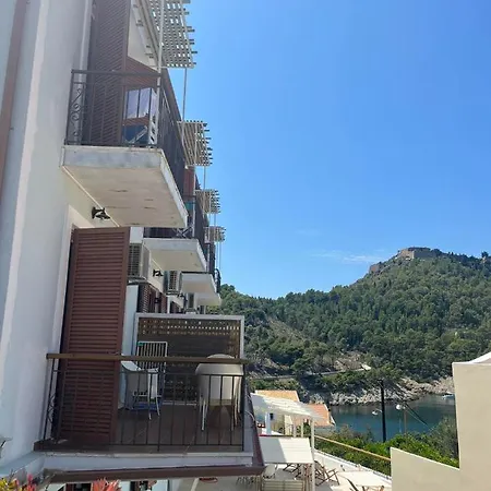 Vassilis Retreat Guest house 3*